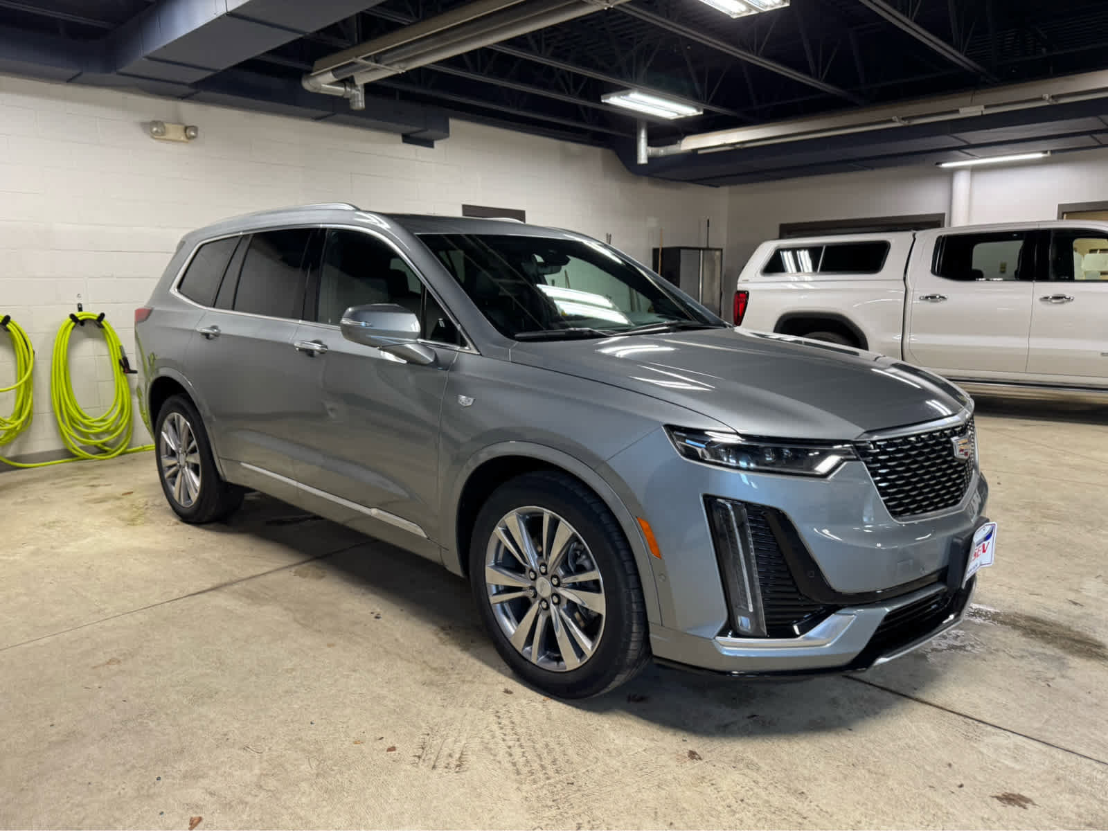 Used 2023 Cadillac XT6 Premium Luxury w/ Platinum Package image 3