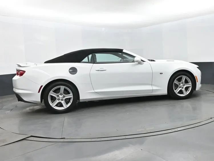 Used 2023 Chevrolet Camaro LT RWD image 4
