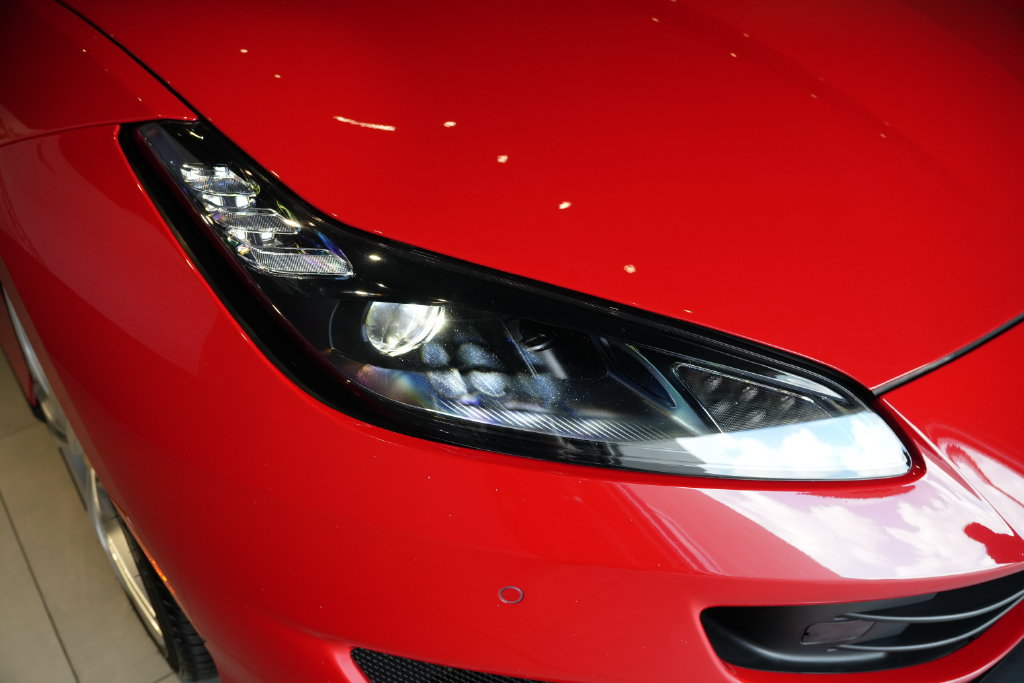 Used 2019 Ferrari Portofino RWD image 8
