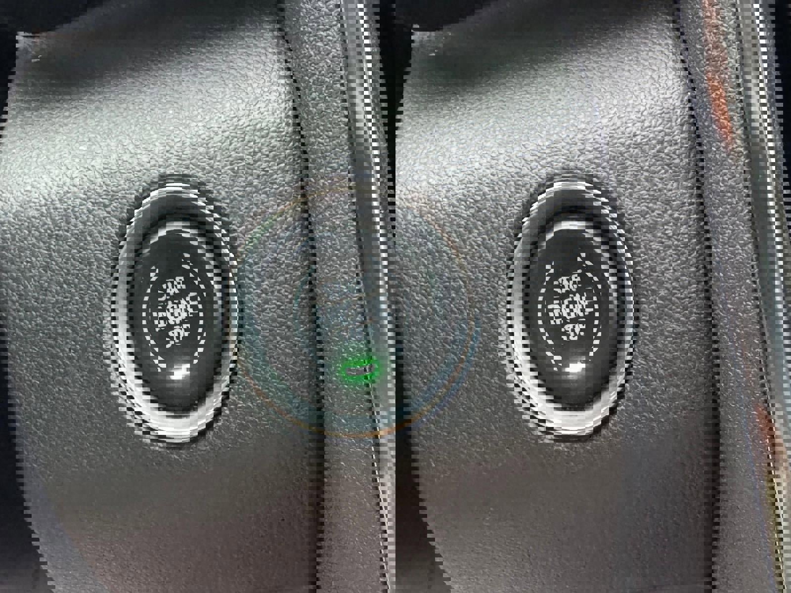 Used 2025 GMC Acadia AT4 w/ Super Cruise Package image 15