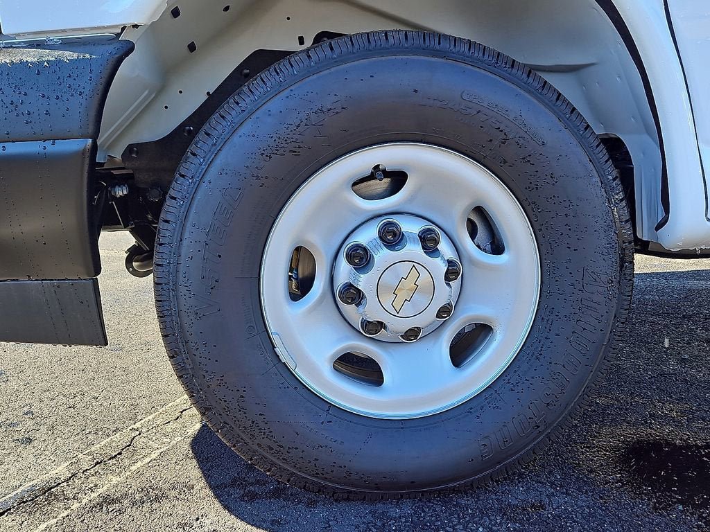 New 2025 Chevrolet Express 2500 w/ Driver Convenience Package RWD image 5