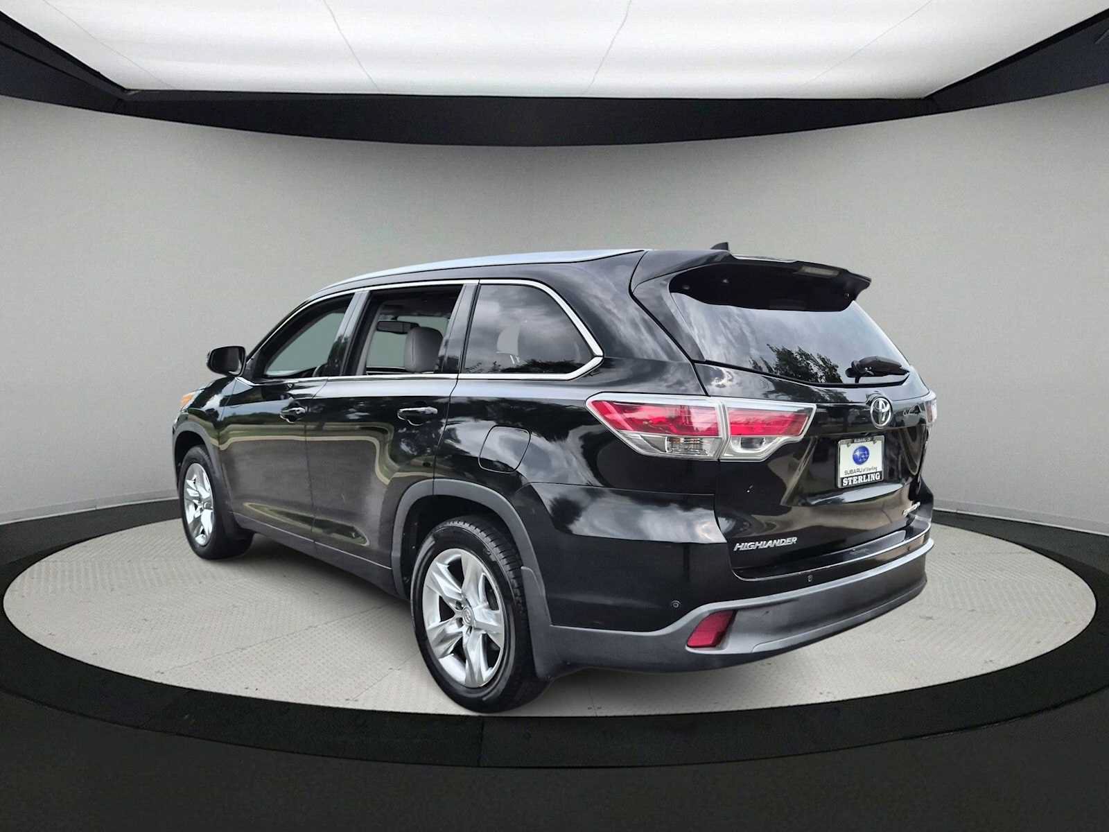 Used 2015 Toyota Highlander Limited AWD/4WD image 6