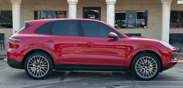 Used 2021 Porsche Cayenne image 2