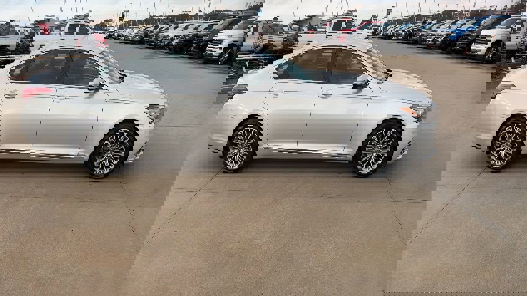 Used 2019 Genesis G80 3.8 image 2