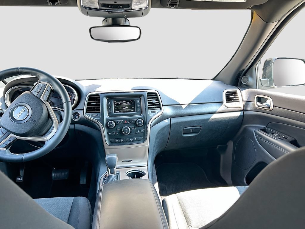 Used 2017 Jeep Grand Cherokee Laredo RWD image 18