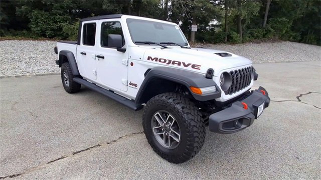 Certified 2024 Jeep Gladiator Mojave w/ Convenience Group image 2