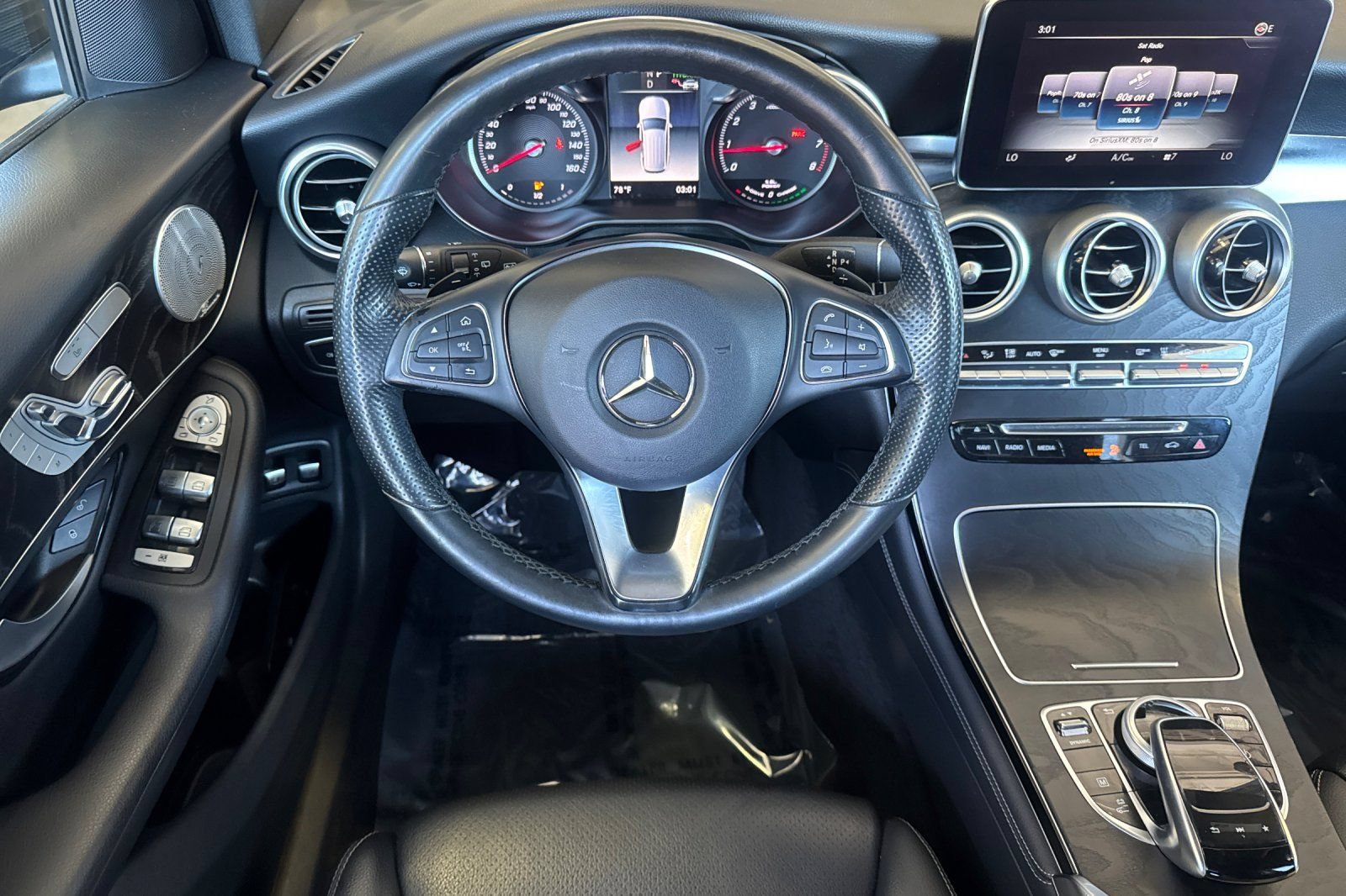 Used 2018 Mercedes-Benz GLC 350e 4MATIC image 17