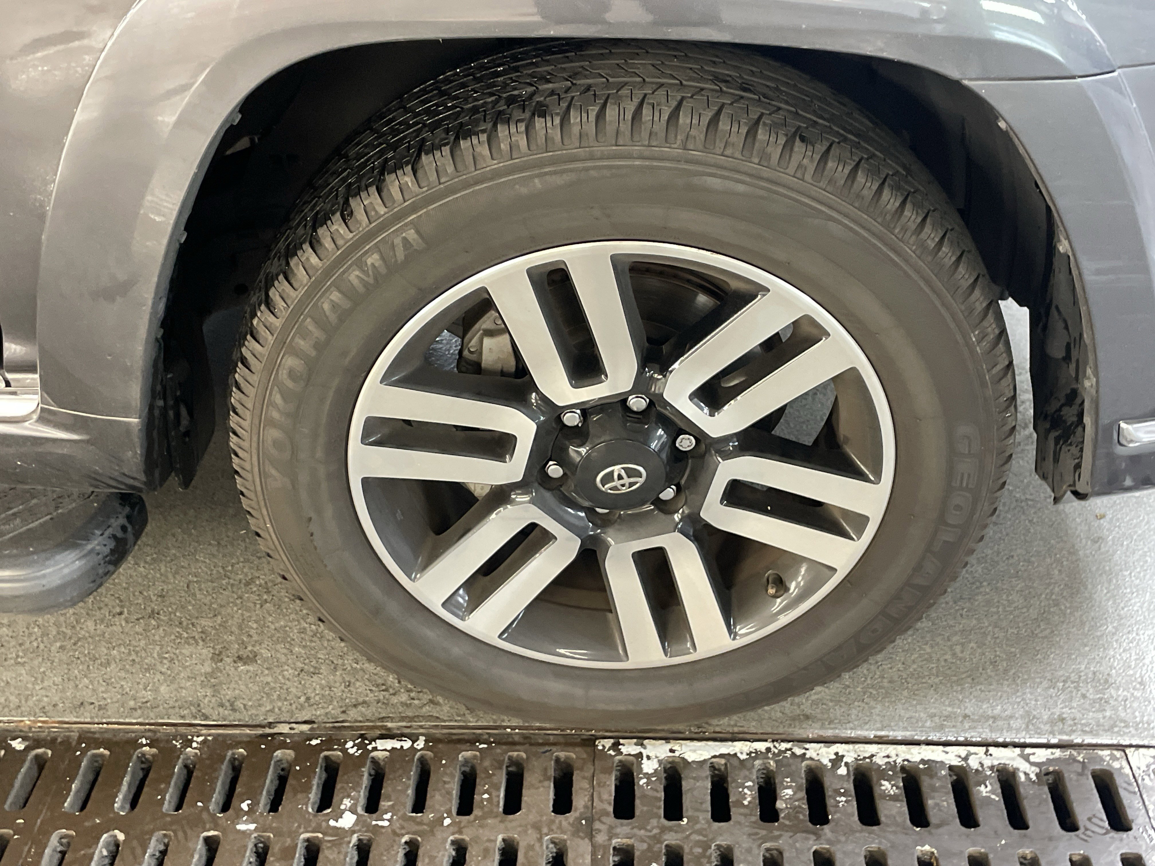 Used 2023 Toyota 4Runner Limited RWD image 41