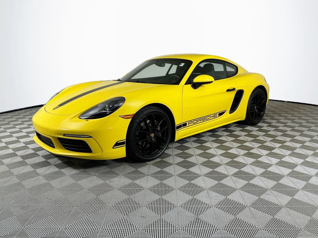 Used 2025 Porsche 718 Cayman RWD image 3