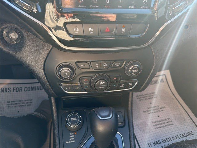 Used 2020 Jeep Cherokee Limited w/ Technology Group image 23