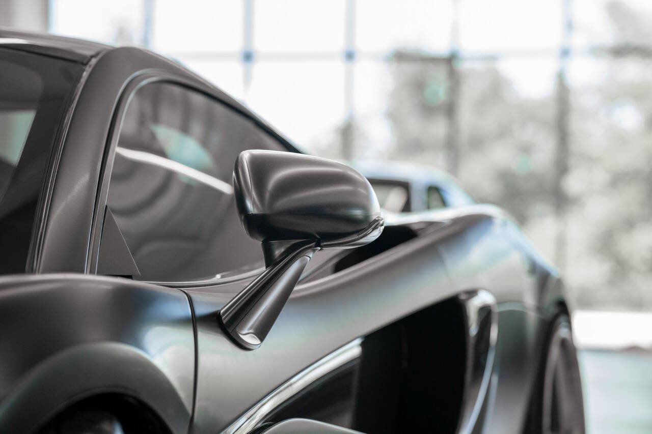Used 2017 McLaren 570S RWD image 10