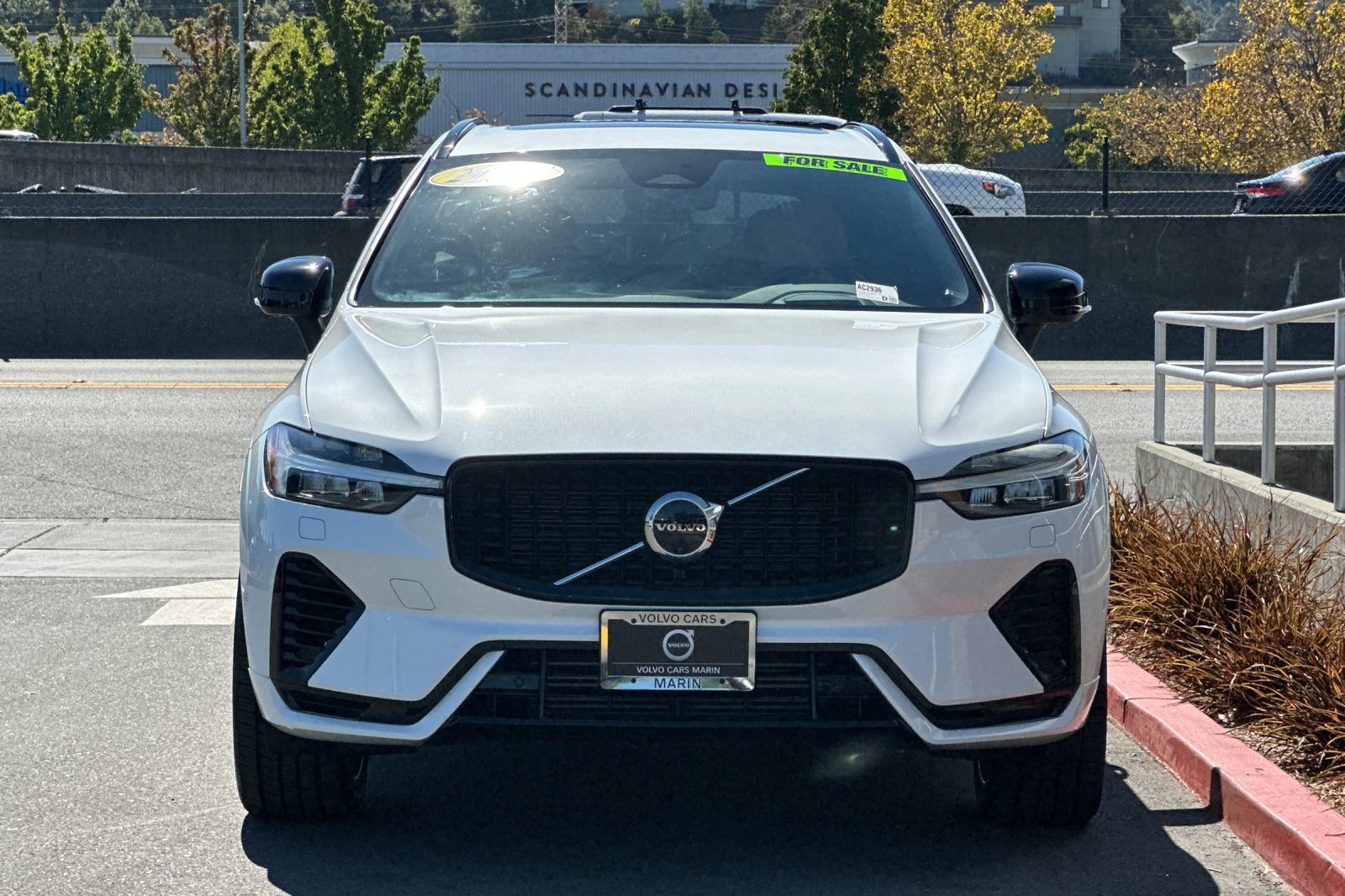 Certified 2024 Volvo XC60 T8 Ultimate w/ Protection Package Premier AWD/4WD image 11