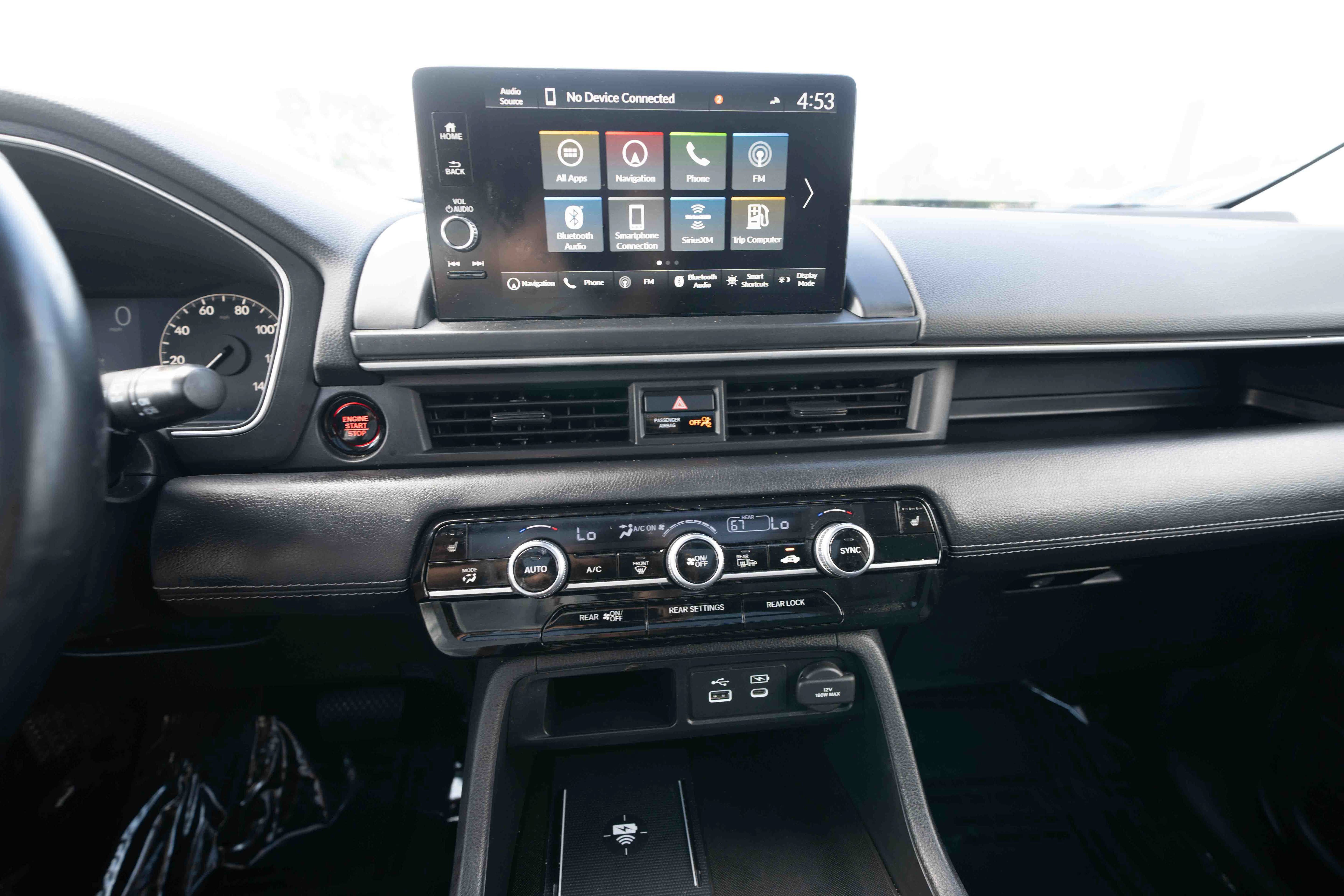 Used 2025 Honda Pilot Touring image 17