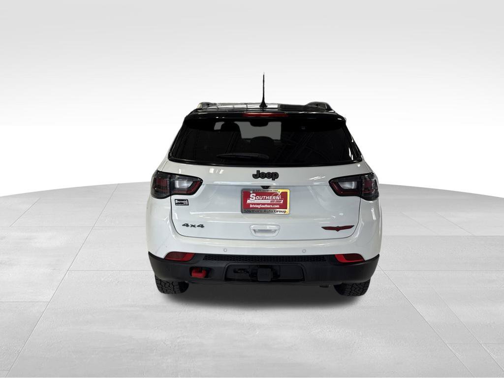 Used 2024 Jeep Compass Trailhawk w/ Trailhawk Elite Group AWD/4WD image 7