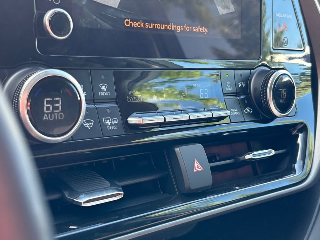 Used 2023 Toyota Highlander LE image 29