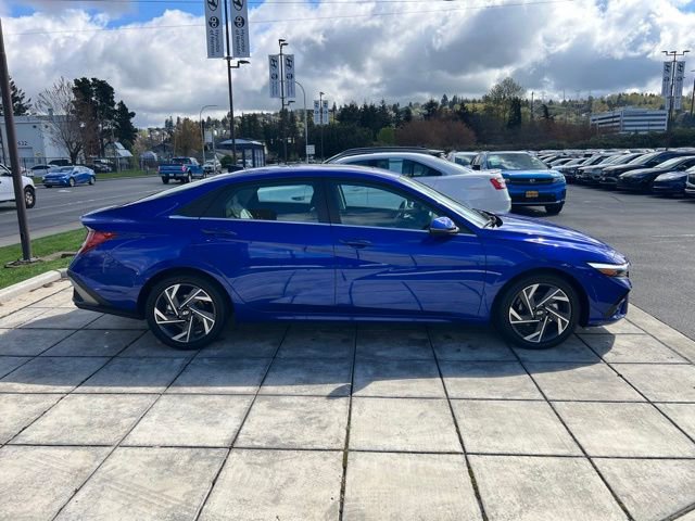 Certified 2026 Hyundai Elantra Limited FWD image 8