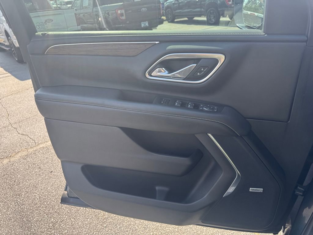 Used 2021 Chevrolet Suburban Premier w/ Premium Package image 20