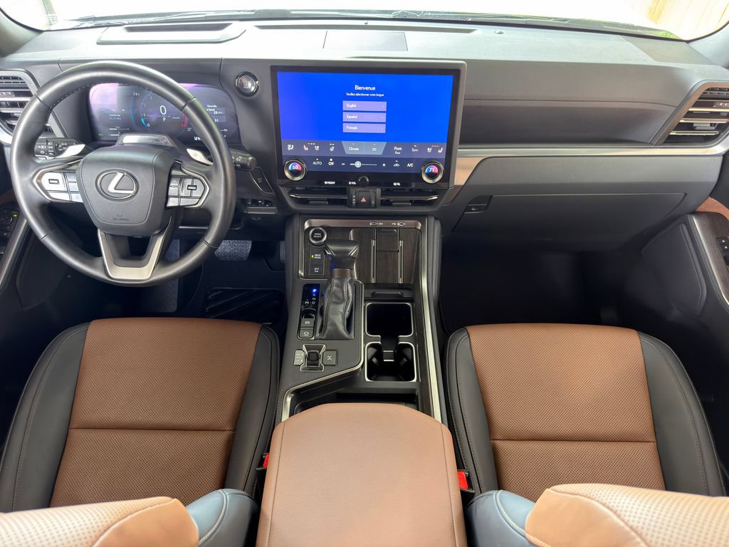 Used 2024 Lexus GX 550 w/ Accessory Package (31) AWD/4WD image 23
