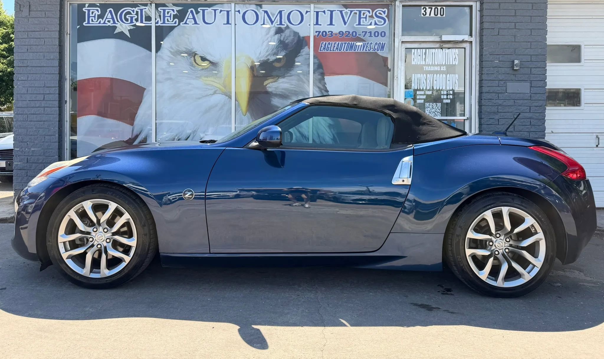 Used 2013 Nissan 370Z Touring RWD image 6