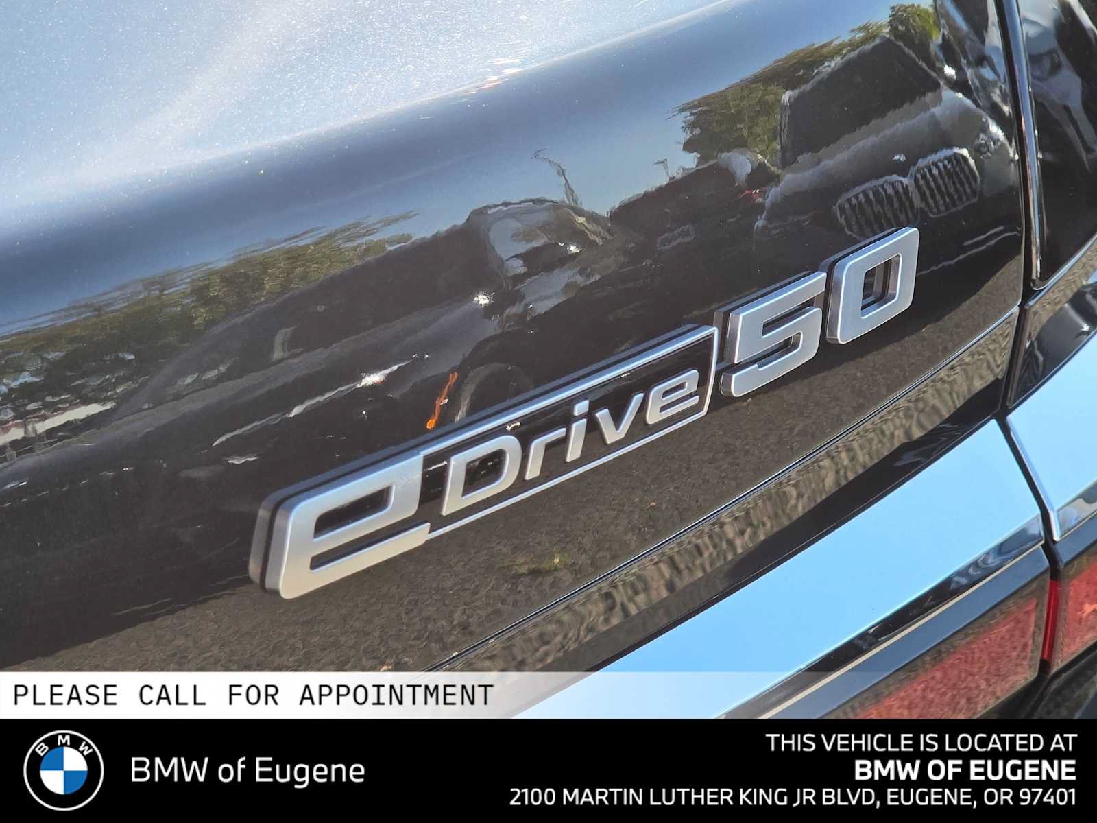 Used 2025 BMW i7 eDrive50 w/ M Sport Package RWD image 17