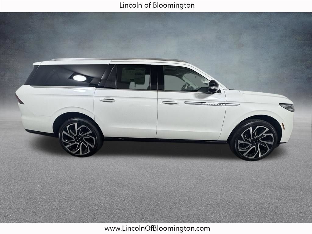 New 2026 Lincoln Navigator L Reserve AWD/4WD image 8