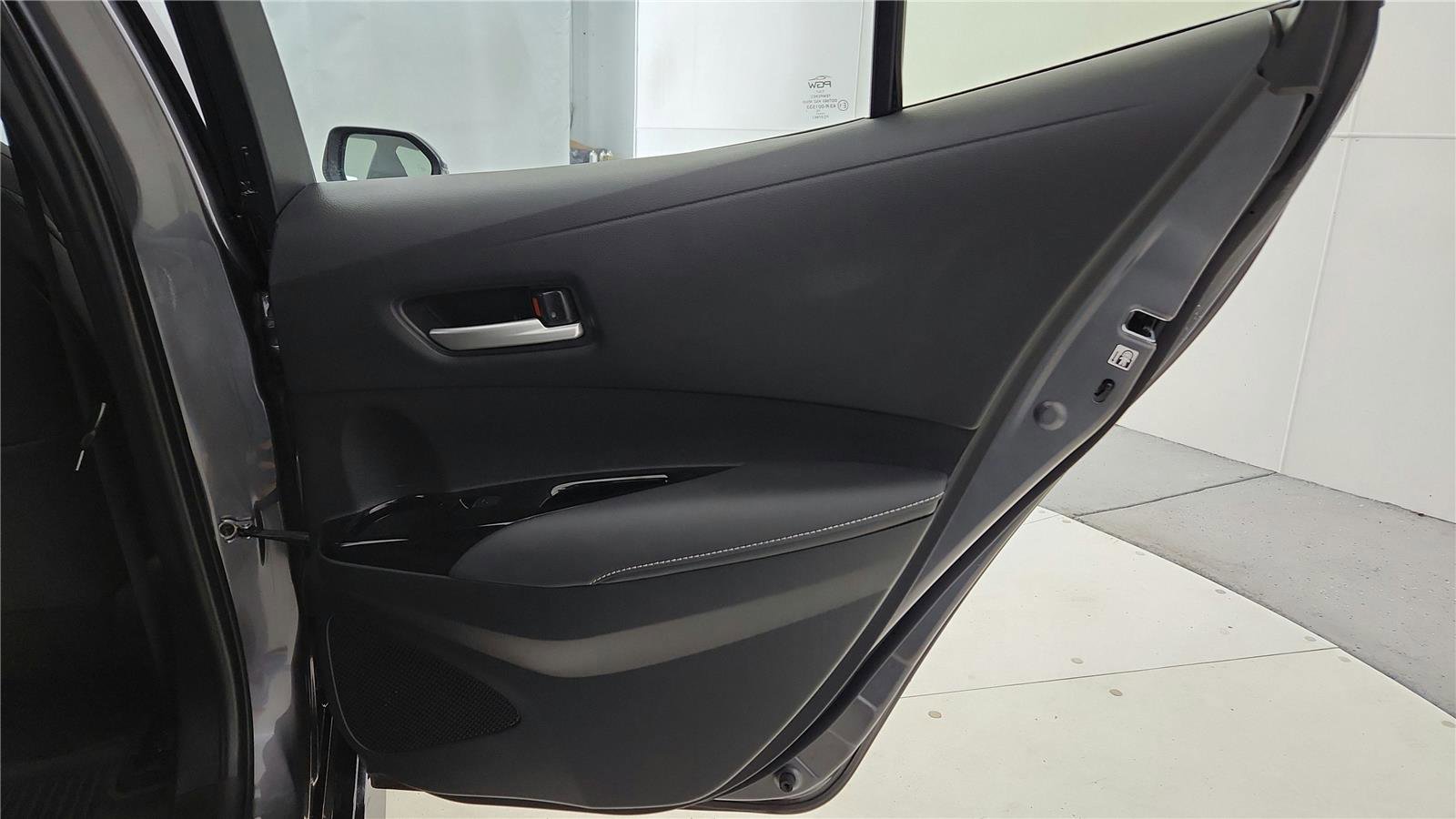 Used 2024 Toyota Corolla SE w/ SE Package image 19