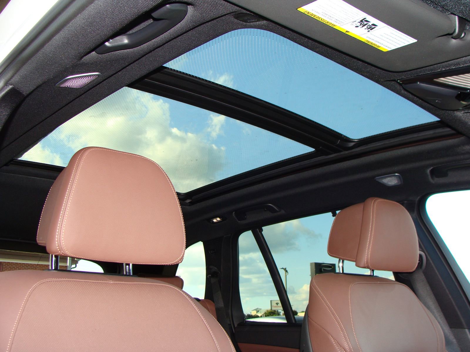 Used 2021 BMW X5 M50i w/ Executive Package image 10