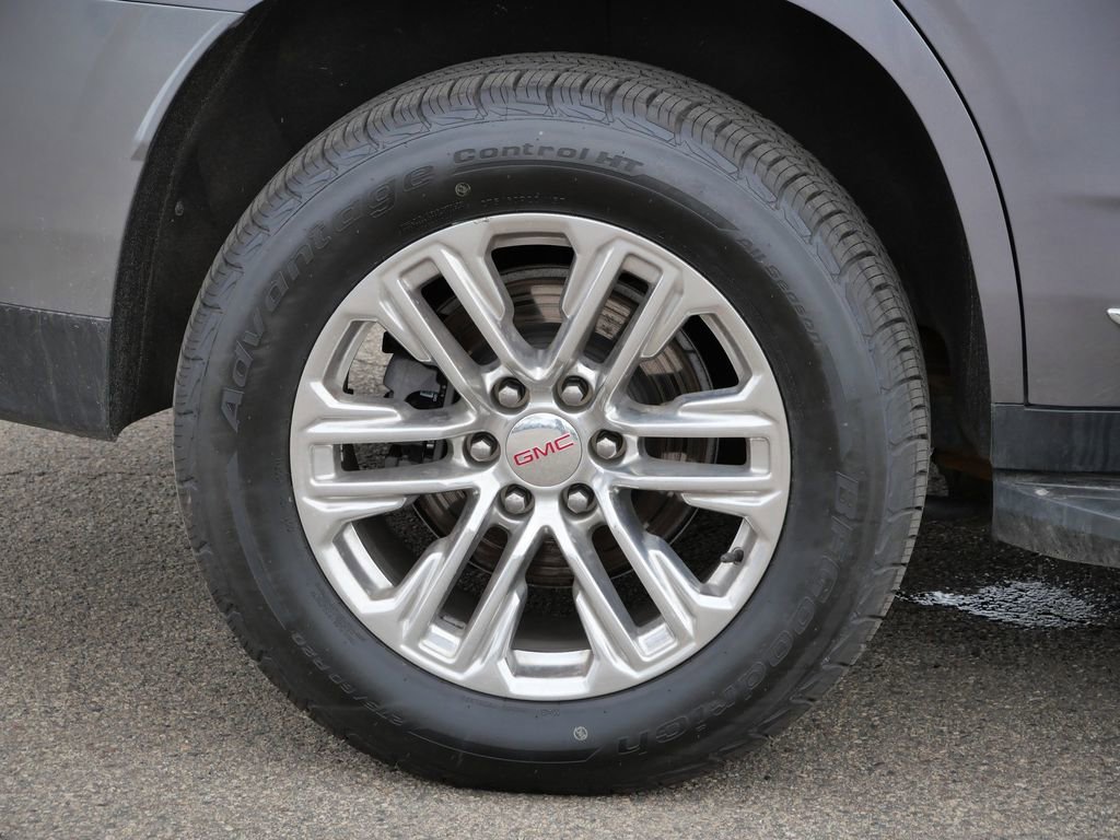 Used 2022 GMC Yukon SLT w/ SLT Premium Package image 11