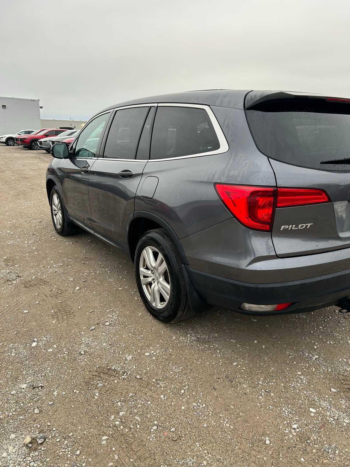 Used 2016 Honda Pilot LX image 11