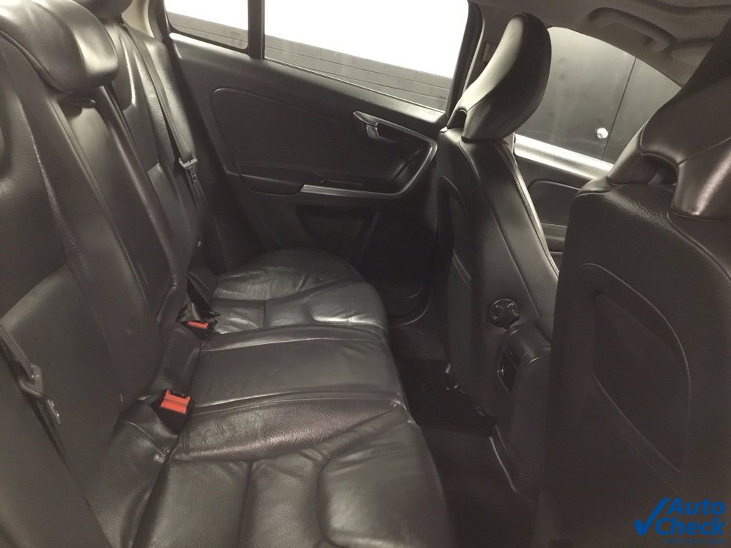 Used 2014 Volvo S60 T5 image 32