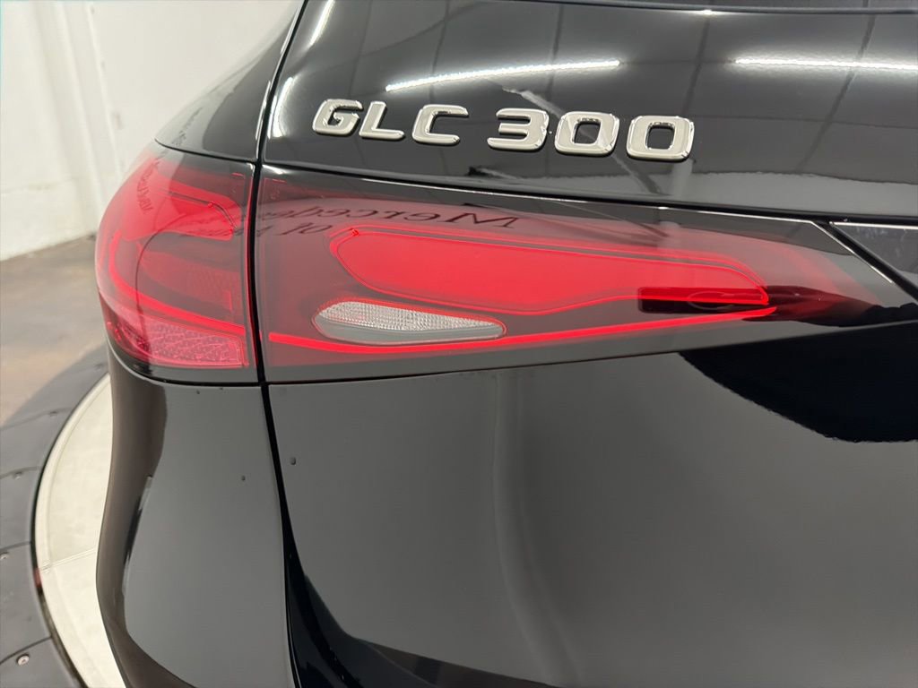 New 2026 Mercedes-Benz GLC 300 image 11