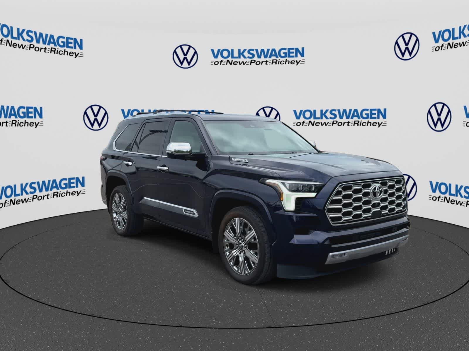 Used 2025 Toyota Sequoia Capstone AWD/4WD image 2