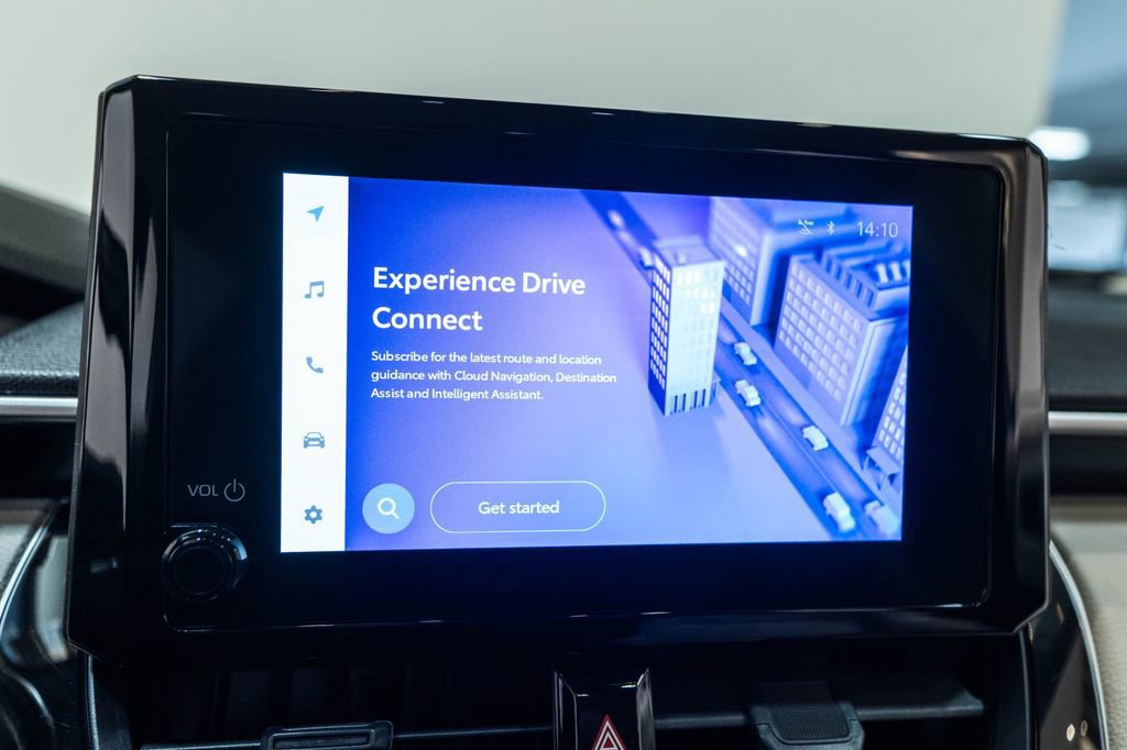 Certified 2023 Toyota Corolla Cross LE image 28