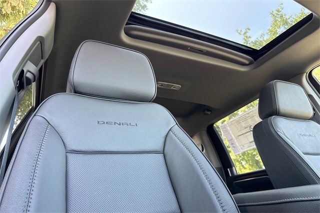 New 2025 GMC Sierra 3500 Denali w/ Denali Reserve Package image 18