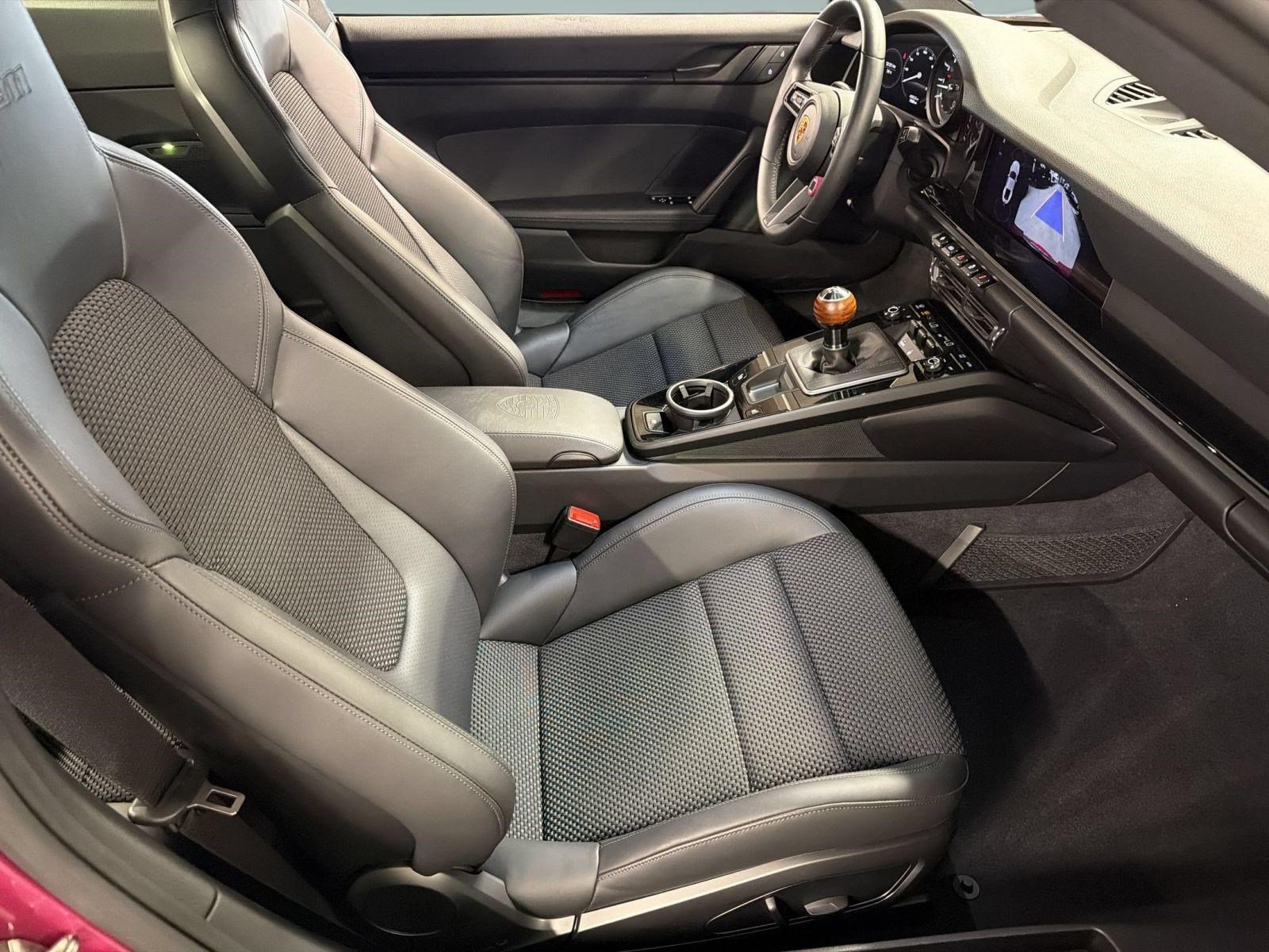 Certified 2023 Porsche 911 Carrera T RWD image 23