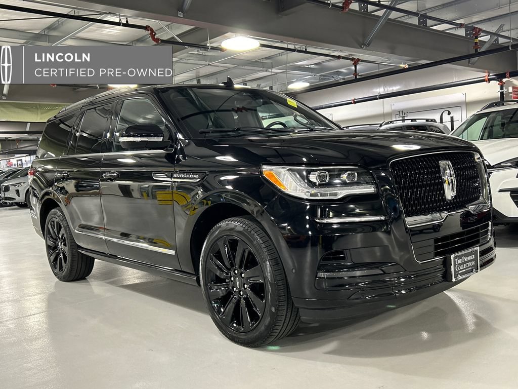Certified 2023 Lincoln Navigator Reserve AWD/4WD image 1