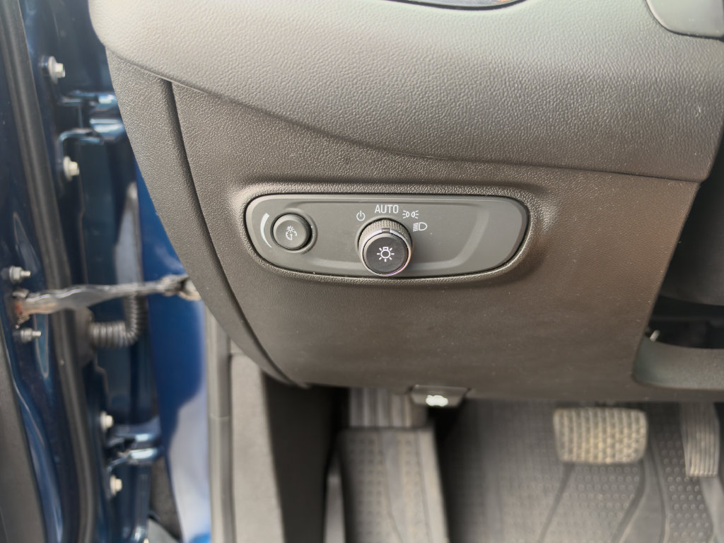 Used 2019 Chevrolet Equinox LT AWD/4WD image 26