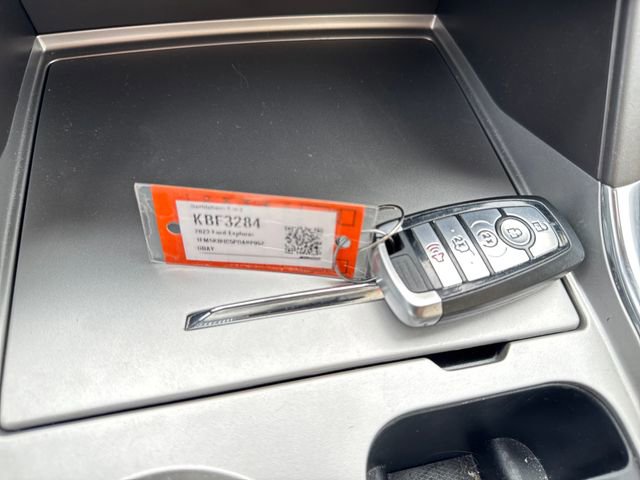 Used 2023 Ford Explorer Platinum w/ Premium Technology Package image 29