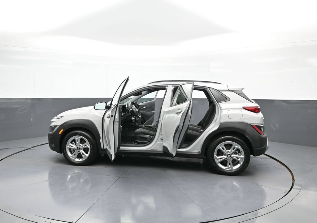 Certified 2022 Hyundai Kona SEL w/ Convenience Package AWD/4WD image 44