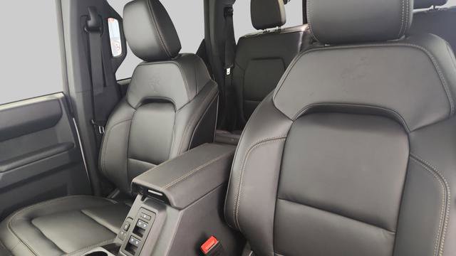 New 2025 Ford Bronco Badlands image 9