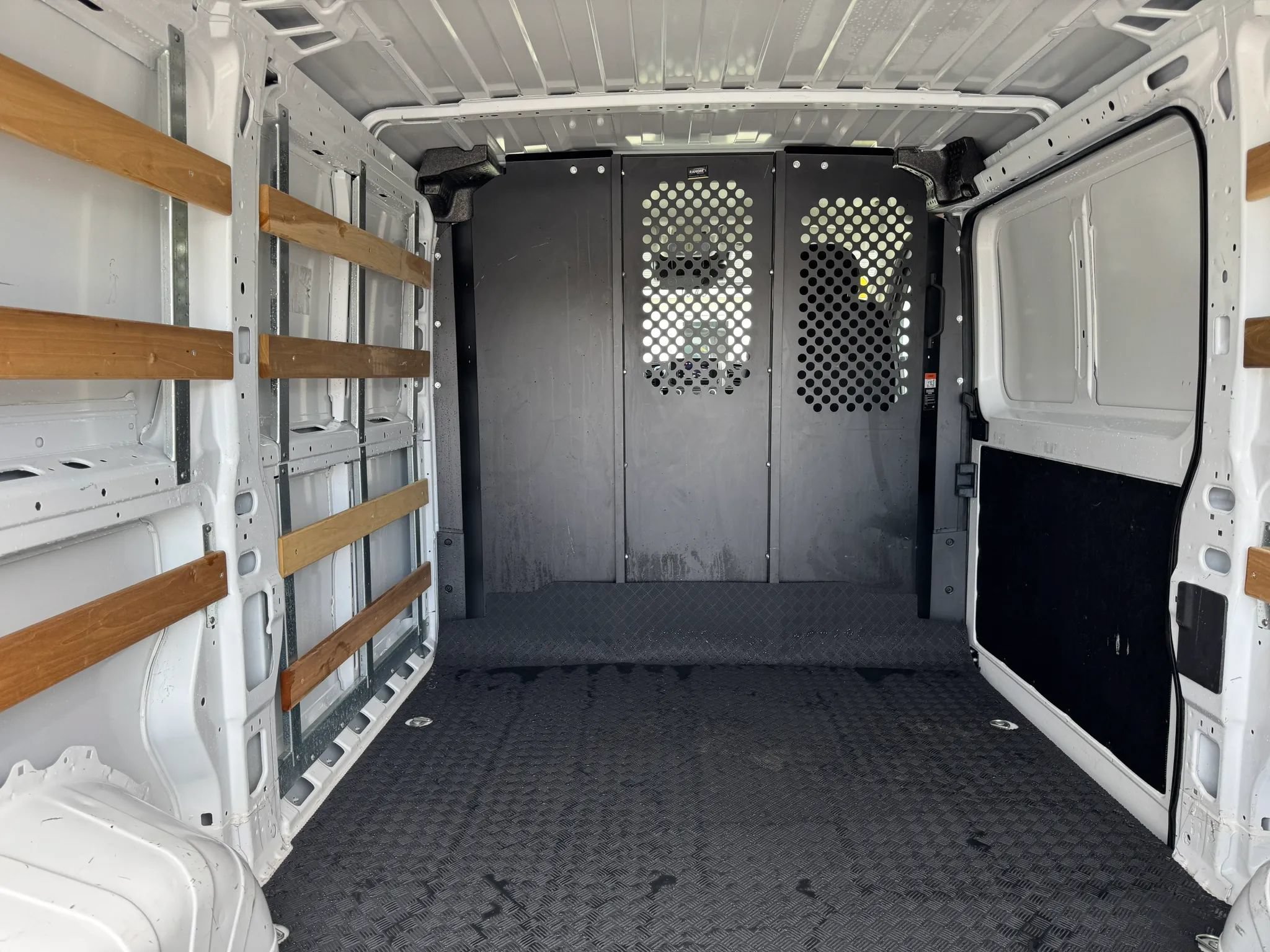 Used 2025 RAM ProMaster 2500 w/ U-Haul Equipment Group FWD image 30