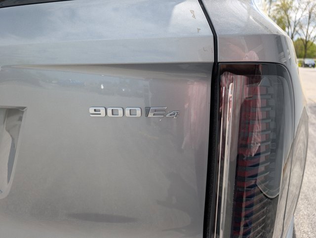 New 2026 Cadillac Vistiq Luxury w/ LPO, Floor Liner Package image 23