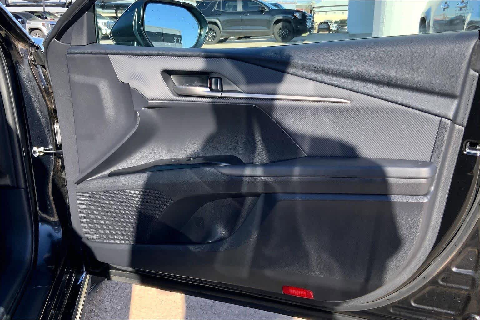 Used 2025 Toyota Camry SE FWD image 23
