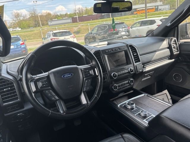 Used 2019 Ford Expedition Limited w/ Equipment Group 301A AWD/4WD image 16
