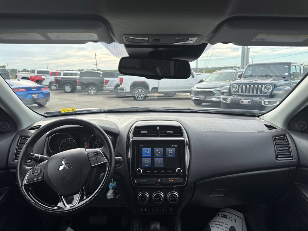 Used 2025 Mitsubishi Outlander Sport AWD image 18