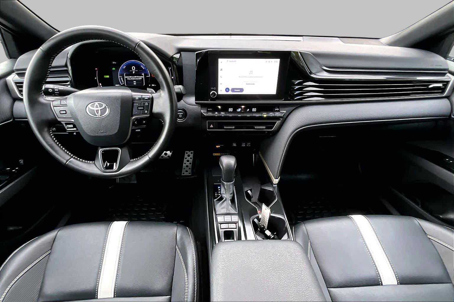 Used 2026 Toyota Camry SE AWD/4WD image 14
