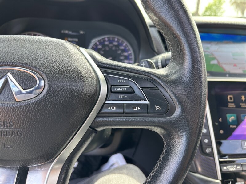 Used 2017 INFINITI Q60 Red Sport 400 RWD image 21