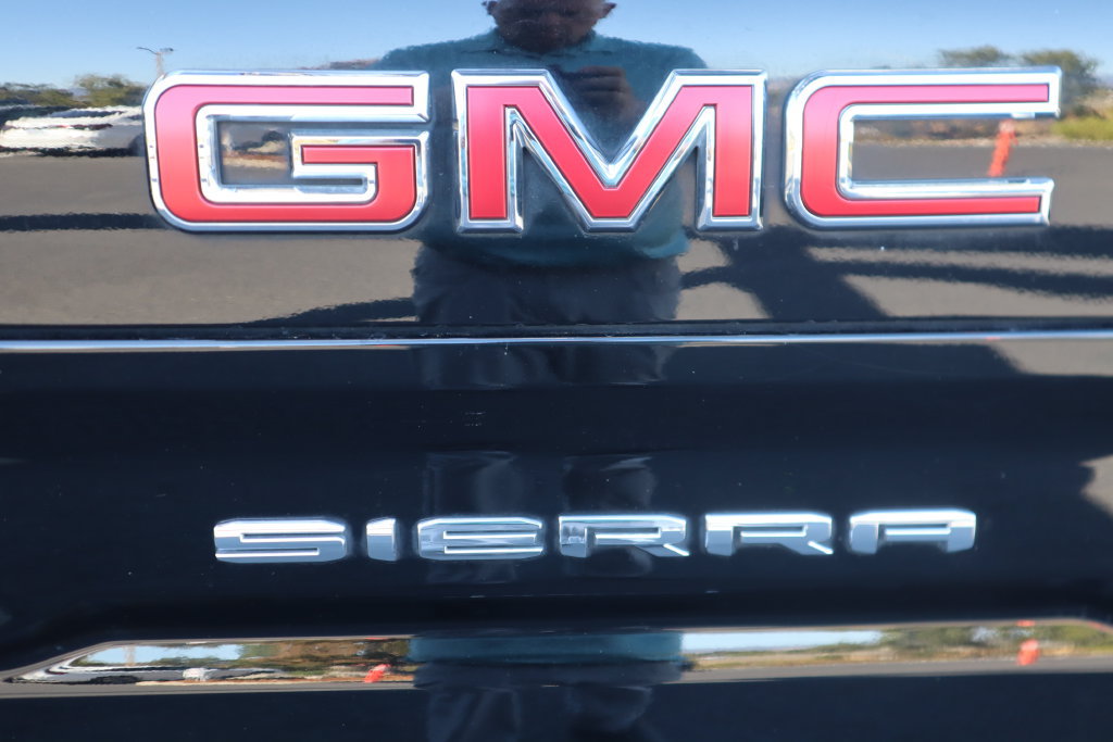 Used 2021 GMC Sierra 1500 SLT RWD image 21