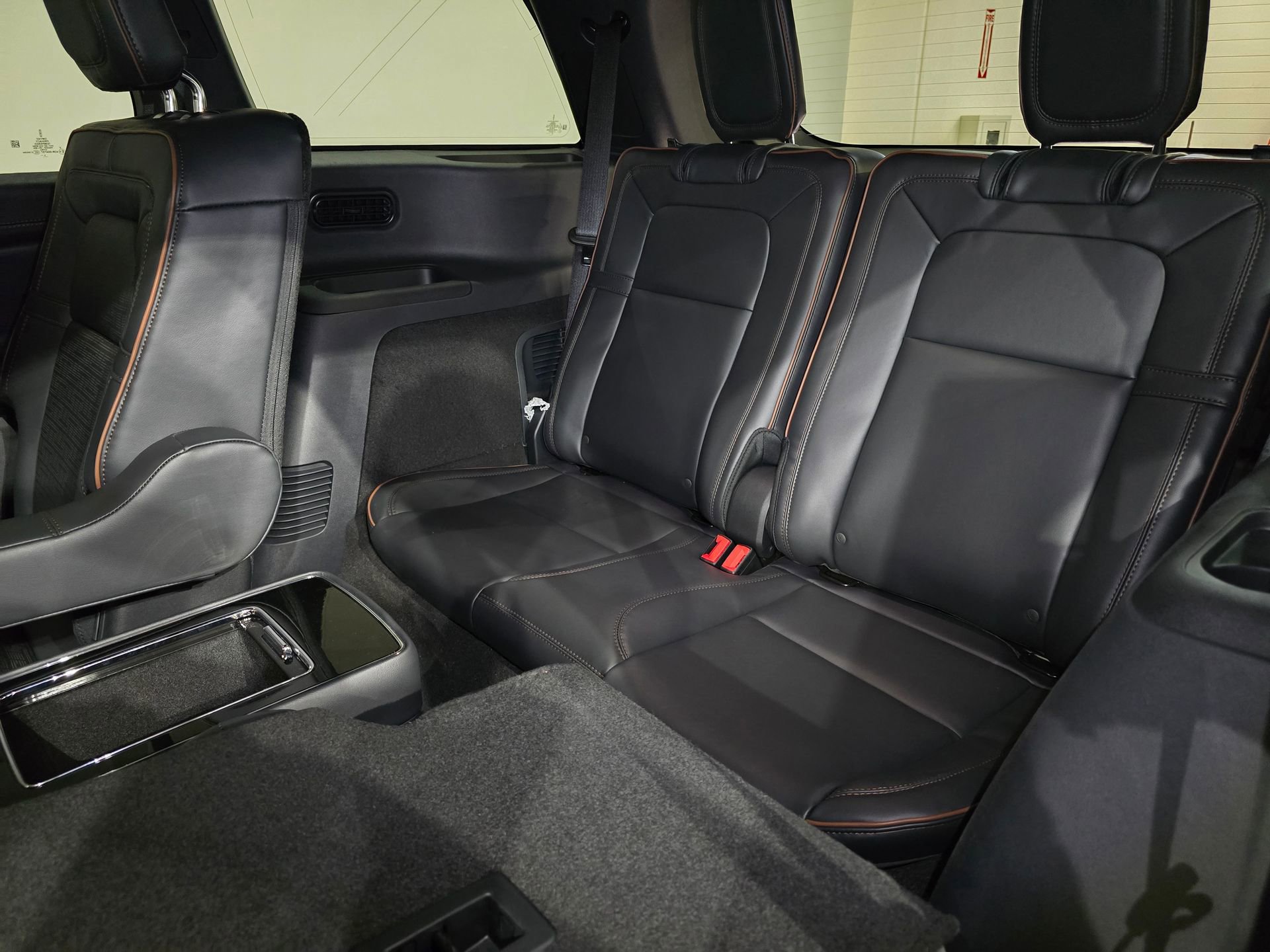 New 2026 Lincoln Aviator Black Label w/ Jet Appearance Package image 39