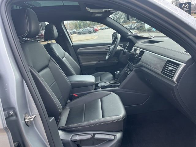 Certified 2022 Volkswagen Atlas Cross Sport SE w/ Panoramic Sunroof Package image 35